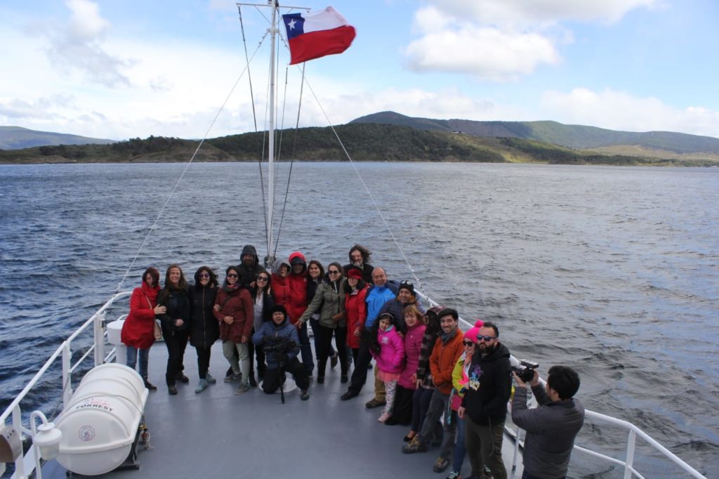 AZUL, la segunda edición de AURA Austral, es presentado navegando en el Estrecho de Magallanes